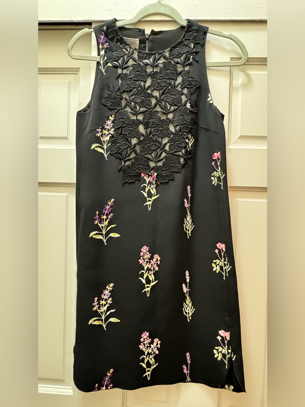 Giambattista Valli Black Floral Embroidered Sleeveless Dress sz Italy 38
